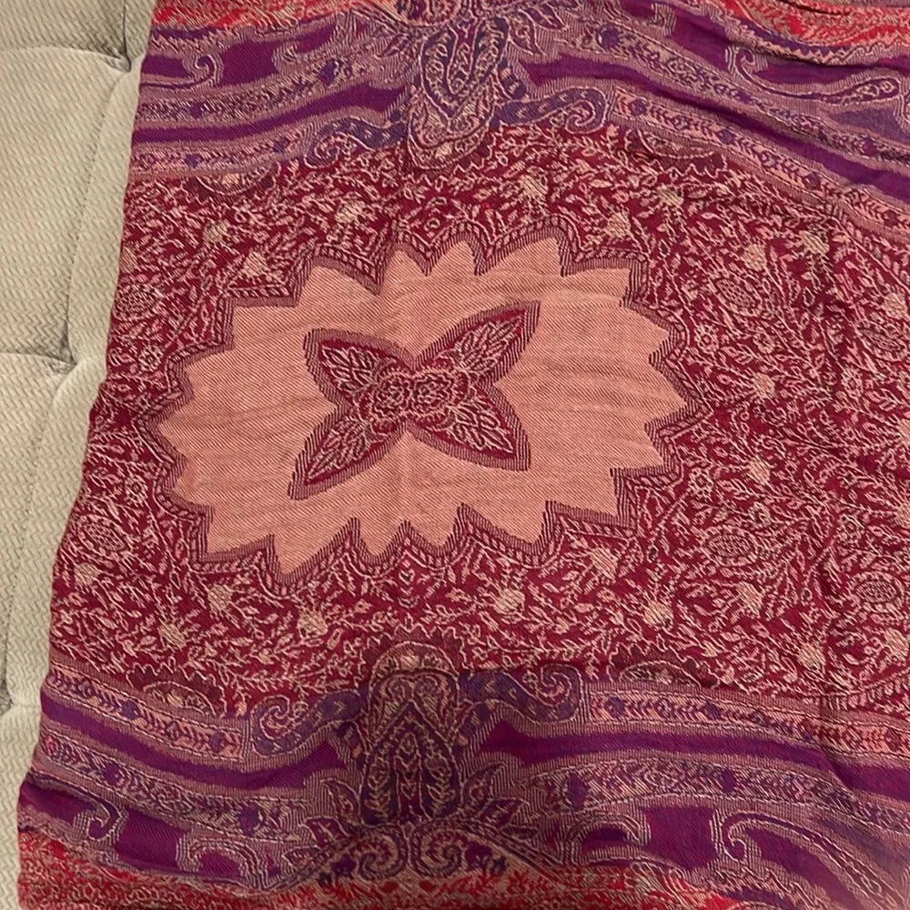 Scarf/wrap - Picture 3 of 3